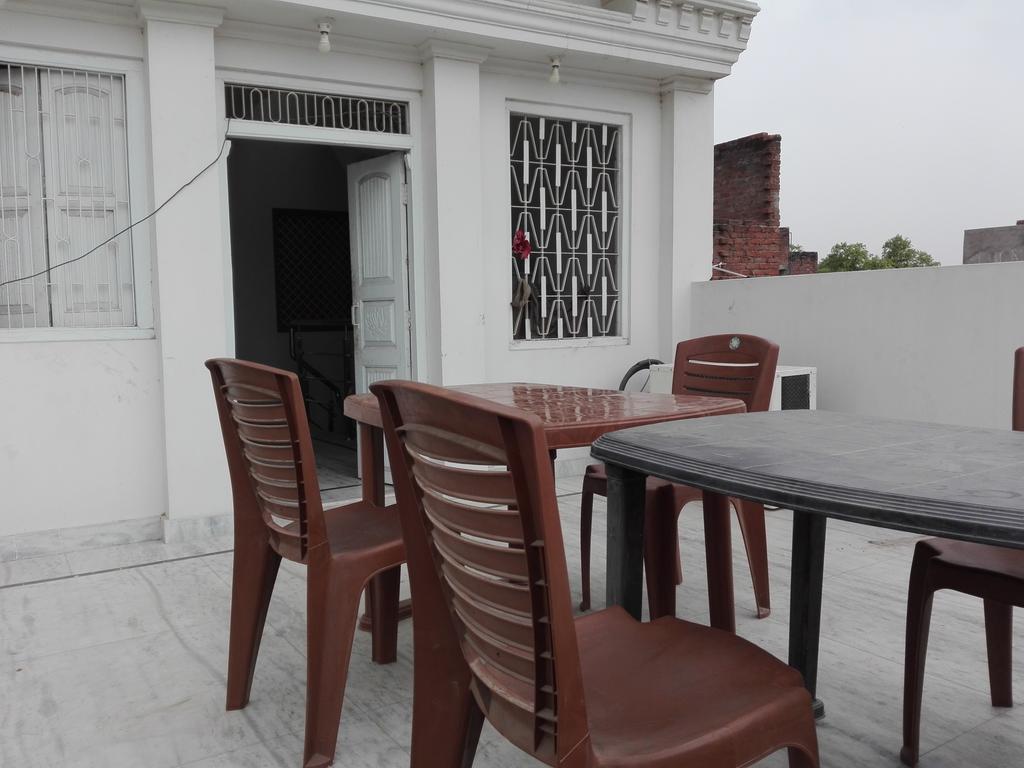 Dynasty Guest House Varanasi Exterior photo